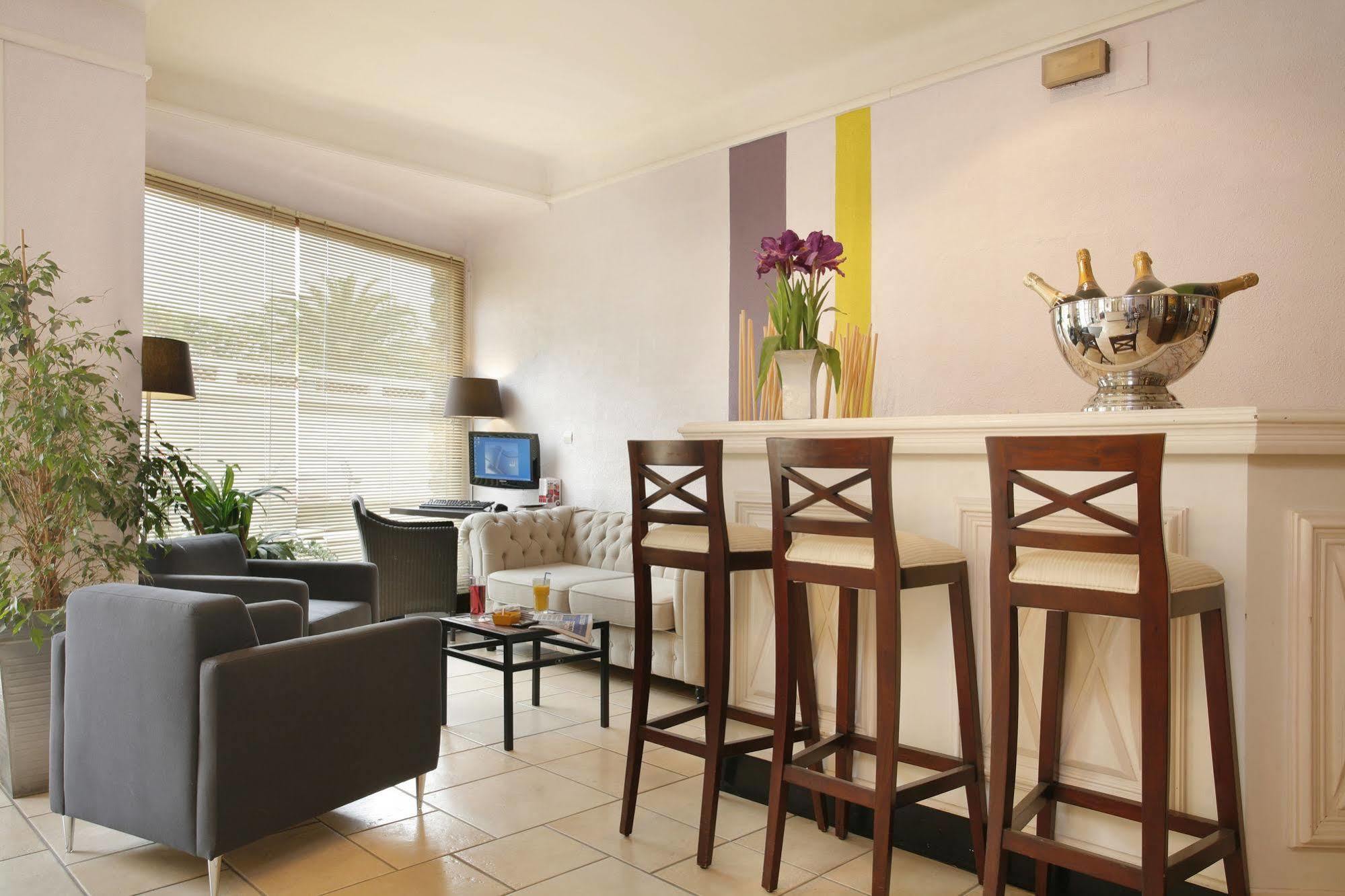 Hotel The Originals Perpignan Sud Le Grillon D'Or لو بولو المظهر الخارجي الصورة