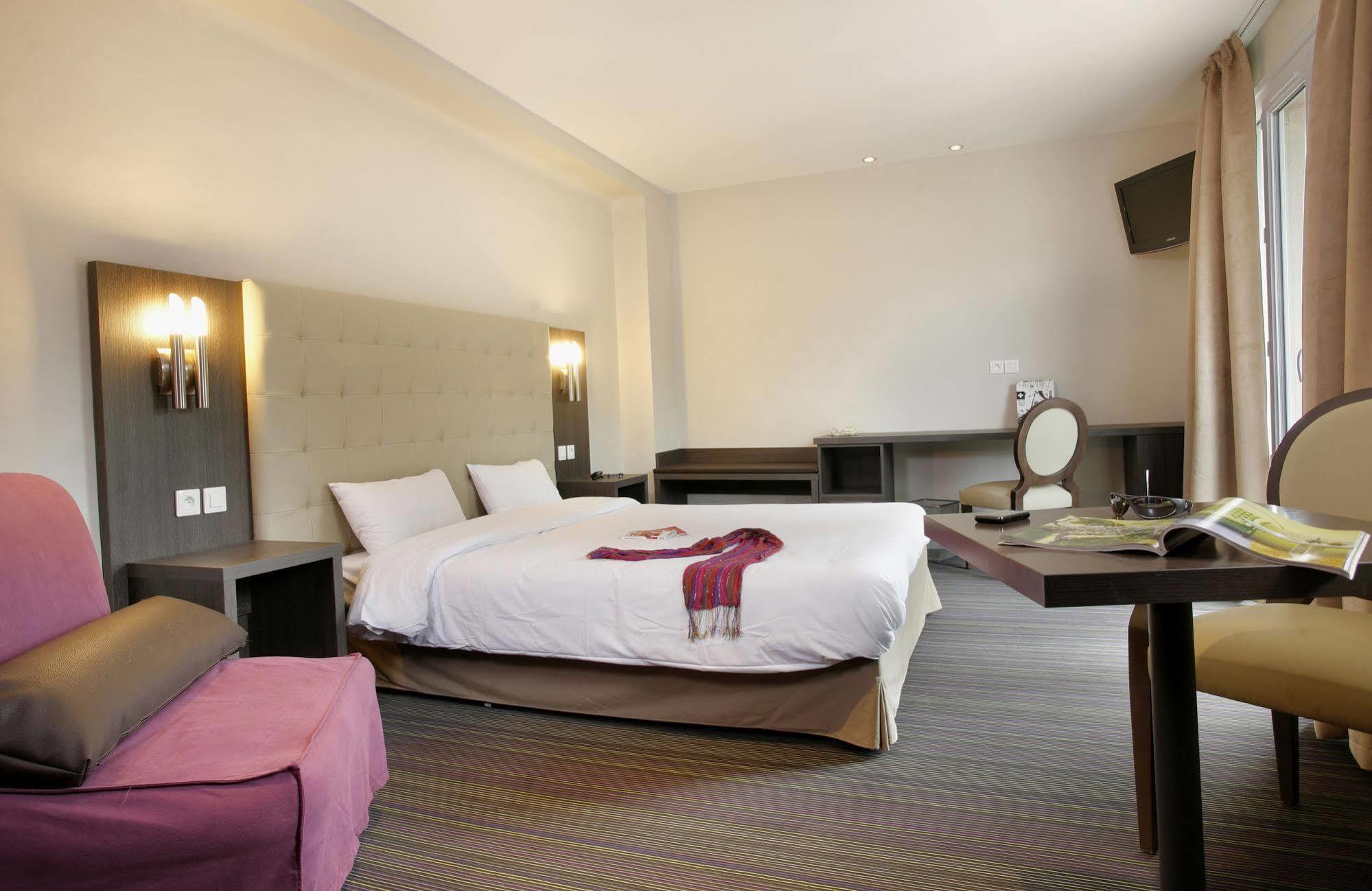 Hotel The Originals Perpignan Sud Le Grillon D'Or لو بولو المظهر الخارجي الصورة