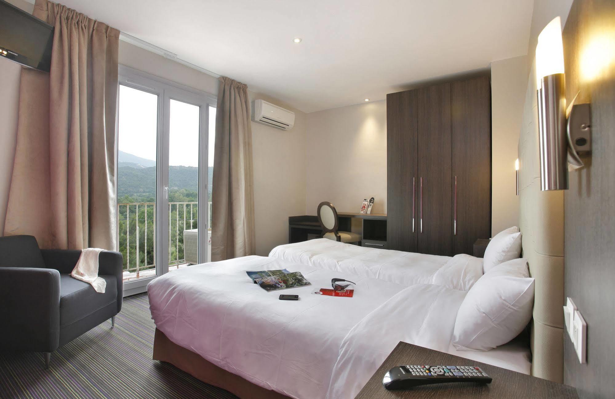 Hotel The Originals Perpignan Sud Le Grillon D'Or لو بولو المظهر الخارجي الصورة